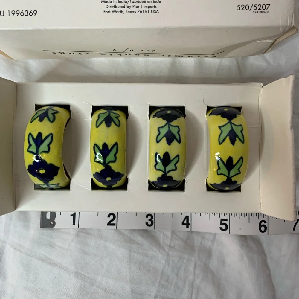 Pier 1 napkin rings ceramic set of 4 NIB